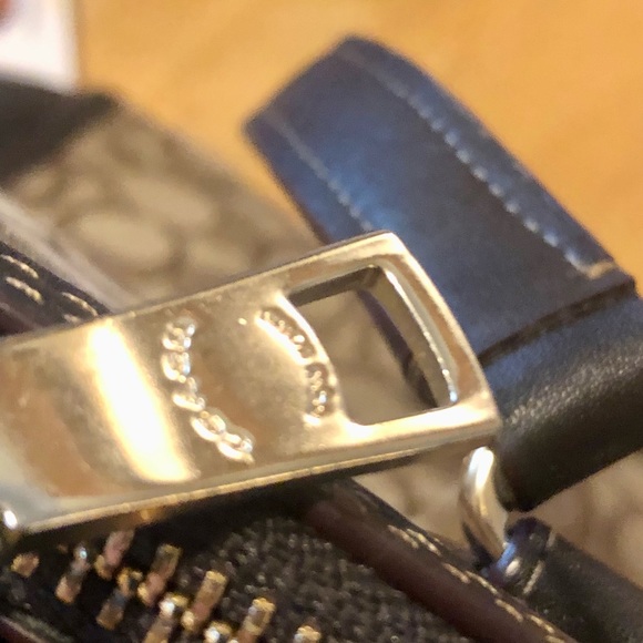 Authentic coach purse - Picture 7 of 8